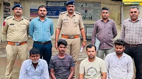 গরু জবাই করায় ভারতে ৩ জনের যাবজ্জীবন কারাদণ্ড