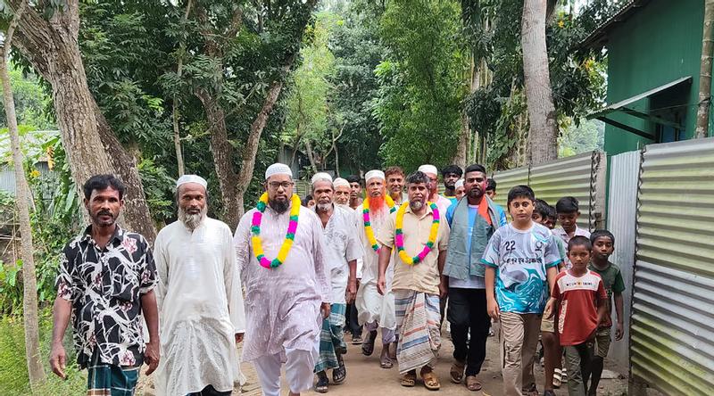 গ্রামবাসীর চাঁদায় কেনা হলো খেলার মাঠের জমি, গ্রামজুড়ে আনন্দ-উৎসব
