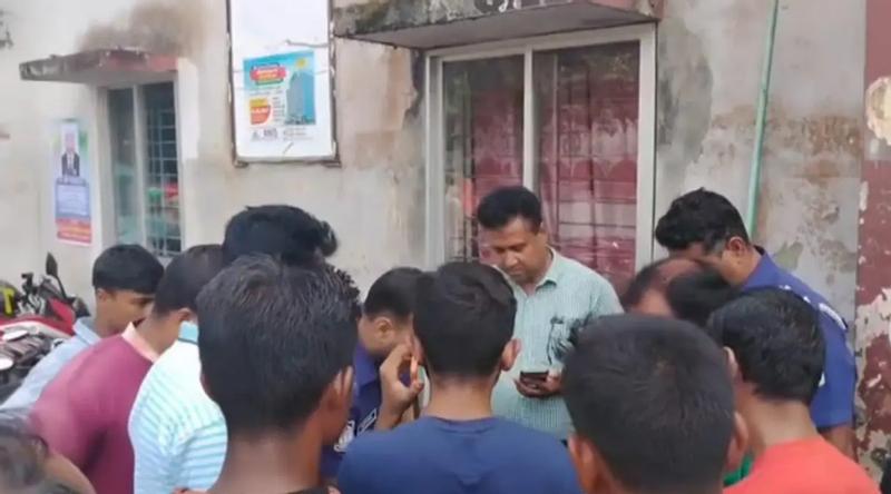 নেত্রকোণায় ২ মোটরসাইকেলের মুখোমুখি সংঘর্ষে প্রাণ গেল বাবা-ছেলের