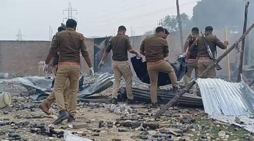উত্তর প্রদেশে আতশবাজি কারখানায় বিস্ফোরণে নিহত ১১