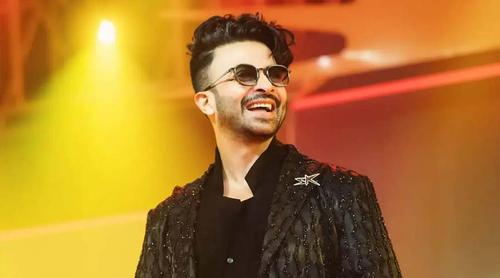 যুক্তরাষ্ট্র সফর শেষে ২ মাস পর দেশে ফিরলেন শাকিব খান