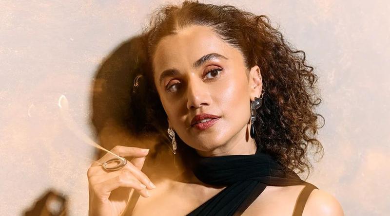 বলিউড থেকে বিদায় নেওয়ার কথা ভাবছেন তাপসী পান্নু