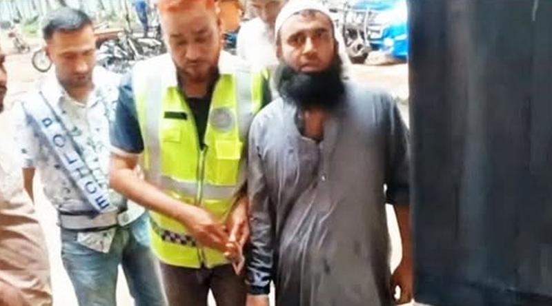 চুয়াডাঙ্গায় মাদরাসা ছাত্রীকে ধর্ষণের অভিযোগে আটক ‘বড় হুজুর’
