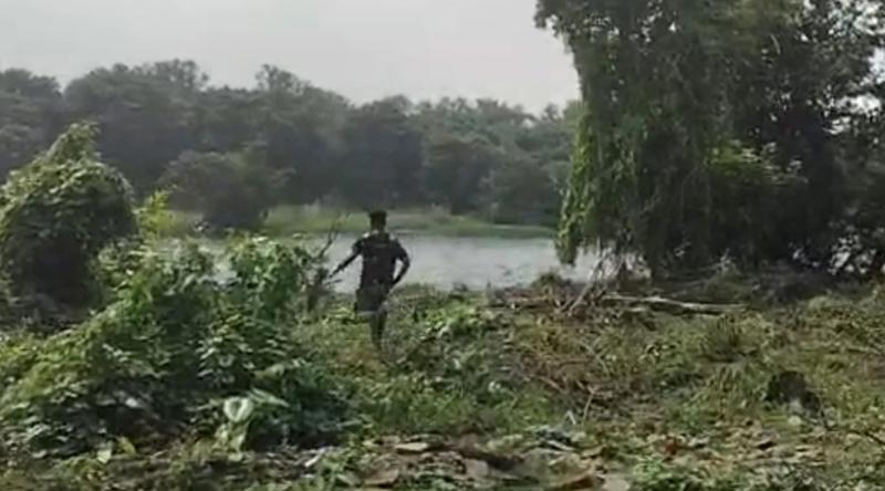 পশ্চিমবঙ্গে পুলিশের গাড়ি থেকে পালিয়ে গেছে ২ বাংলাদেশী আসামি