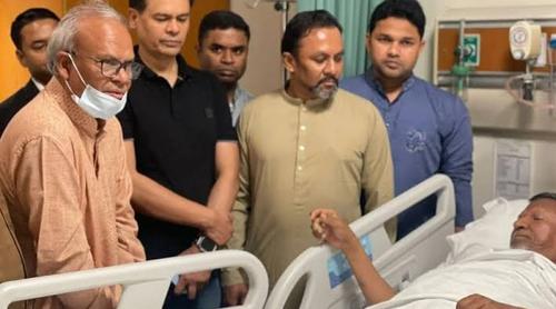 আহত জনপ্রশাসন প্রতিমন্ত্রীকে দেখতে হাসপাতালে রিজভী