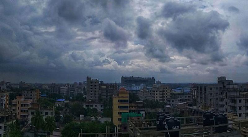 আজ মেঘলা থাকবে ঢাকার আকাশ, হতে পারে বৃষ্টি