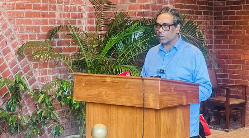 ‘অক্টোবরে ডেঙ্গুর বড় ধাক্কা সামলাতে এখনই নামতে হবে’: স্বাস্থ্য প্রতিমন্ত্রী