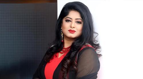 বিতর্কের পর ফের যুক্তরাষ্ট্রে নতুন সিনেমায় মৌসুমী