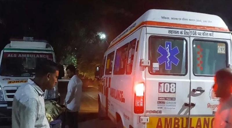 ভারতে তীর্থযাত্রীবাহী গাড়ি উল্টে নিহত ১২, আহত ১৬