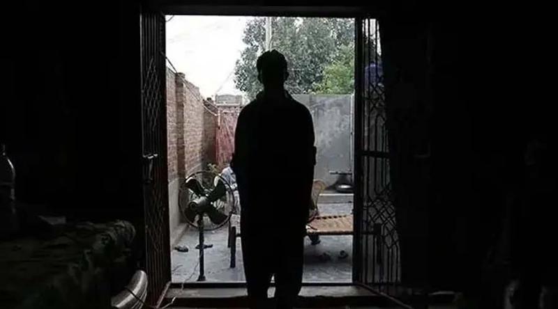 পাকিস্তানে টিকটক তারকা বানানোর লোভ দেখিয়ে কিশোরকে সংঘবদ্ধ বলাৎকার