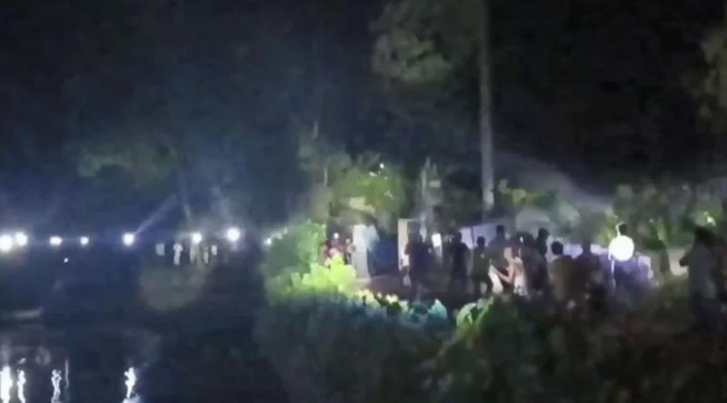 ব্রাহ্মণবাড়িয়ায় টর্চ জ্বালিয়ে দুই গ্রামবাসীর সংঘর্ষ, আহত ২৫