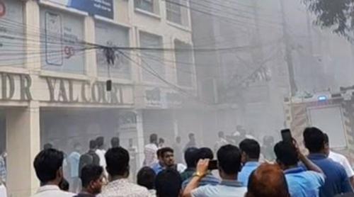 ধানমণ্ডির এপেক্স ভবনের আগুন নিয়ন্ত্রণে