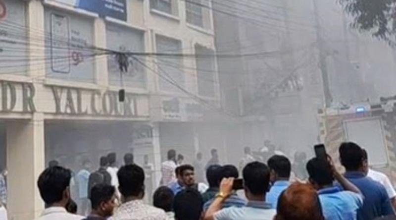 ধানমণ্ডির এপেক্স ভবনের আগুন নিয়ন্ত্রণে