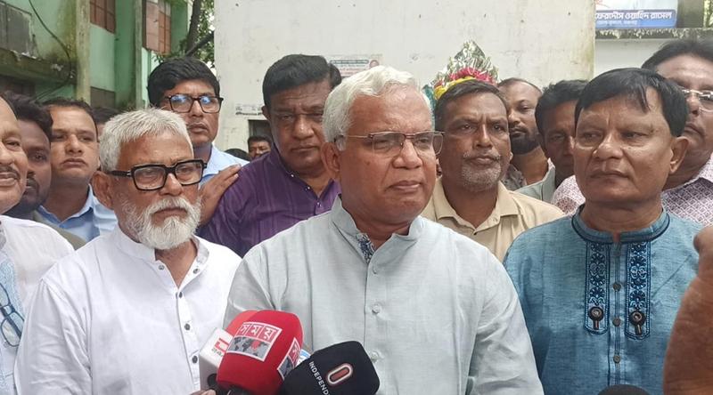 সৎ সাহস থাকলে পালিয়ে না থেকে আদালতের মুখোমুখি হোন: সমাজকল্যাণমন্ত্রী