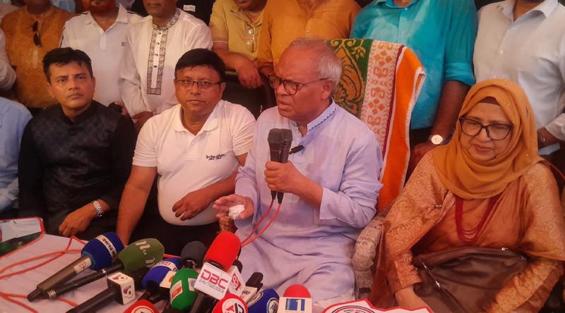 বিএনপি সবসময় অসহায় ও ক্ষতিগ্রস্ত মানুষের পাশে থাকার চেষ্টা করে: রিজভী
