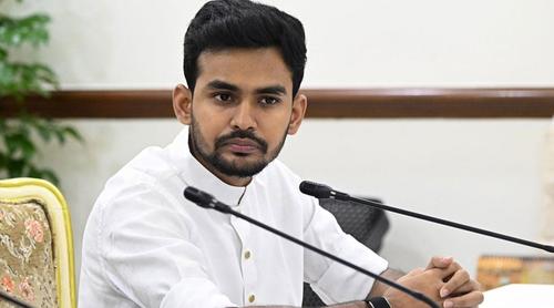 বিদেশে টাকা পাচারের অভিযোগ নিয়ে সন্ধ্যা ৭টায় ফেসবুক লাইভে আসছেন আসিফ মাহমুদ