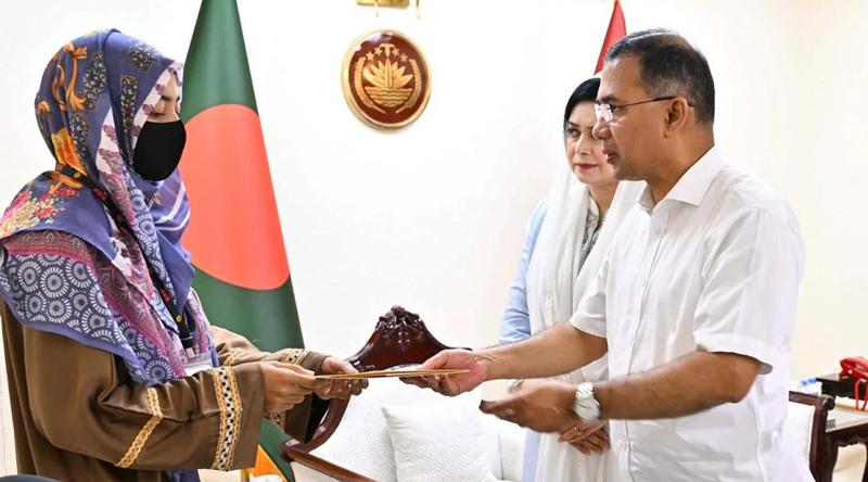 প্রধানমন্ত্রীর সঙ্গে শহীদ সেনাসদস্যদের পরিবারের সাক্ষাৎ