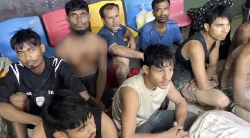 সাগরপথে মালয়েশিয়া পাচারের চেষ্টা, টেকনাফ থেকে নারী-পুরুষসহ উদ্ধার ১৫