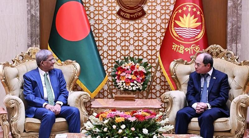 বাংলাদেশিদের জন্য ভিয়েতনামের ভিসা ব্যবস্থা সহজীকরণের আহ্বান রাষ্ট্রপতির