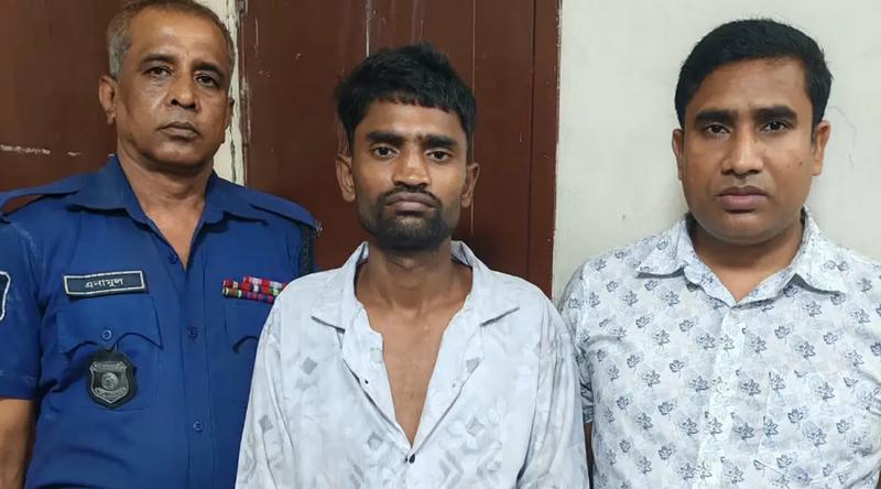 নরসিংদীতে নামাজরত অবস্থায় বৃদ্ধাকে হত্যা, প্রধান আসামিসহ গ্রেপ্তার ৩