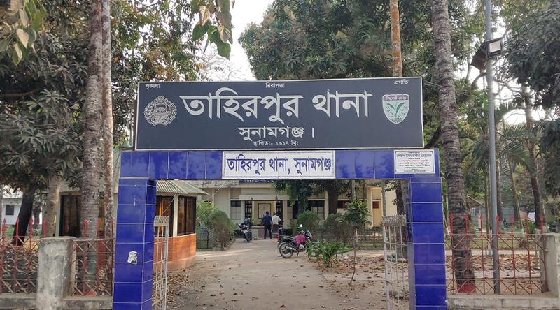 বিস্কুটের লোভ দেখিয়ে ডেকে নিয়ে শিশুকে ধর্ষণ