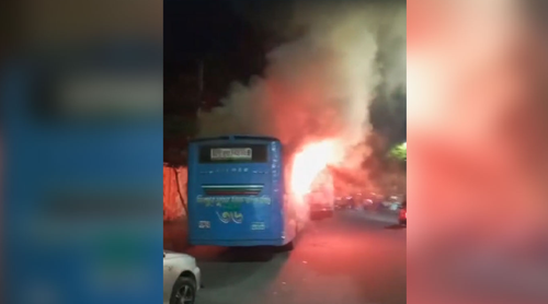 রাজধানীর ৪ এলাকায় ককটেল বিস্ফোরণের ঘটনার পর এবার বাসে আগুন