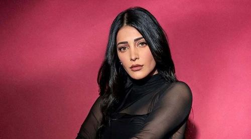 নারীদের জন্য বিশেষ ছুটির দাবি অভিনেত্রী শ্রুতির