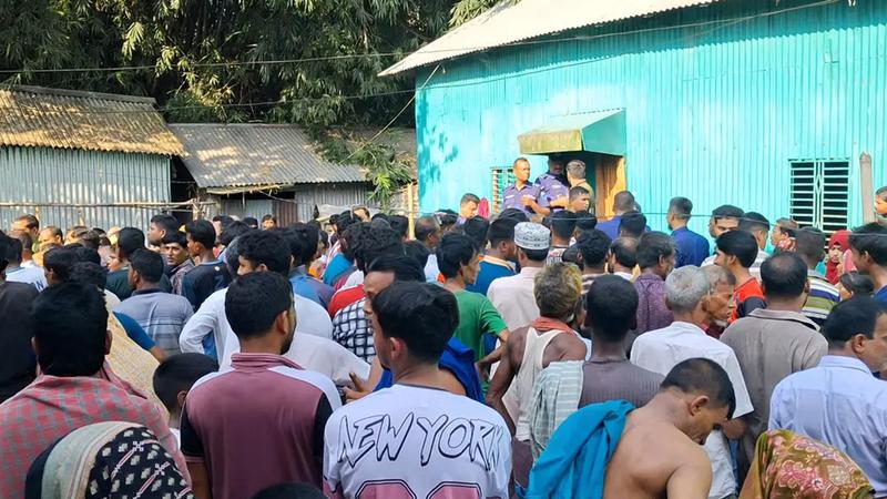 মানিকগঞ্জে একই পরিবারের ৩ জনের মরদেহ উদ্ধার