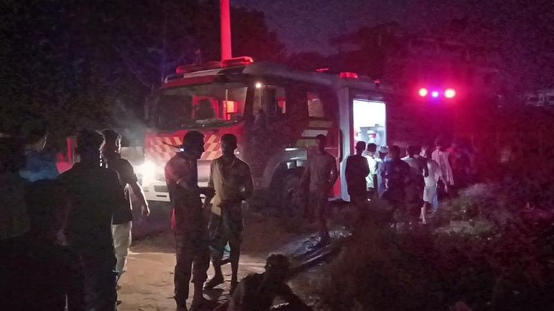 গাজীপুরে গ্যাস সিলিন্ডার লিকেজ থেকে আগুন, ৪৫টি ঘর পুড়ে ছাই