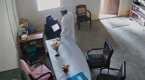 মাদ্রাসা শিক্ষকের সঙ্গে শিক্ষার্থীর অন্তরঙ্গ ভিডিও ভাইরাল, সমালোচনার ঝড়