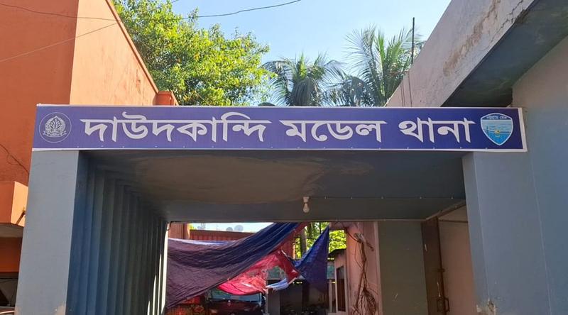 থানার দরজা ভেঙে ‘ভুয়া’ স্লোগান দিয়ে বেরিয়ে গেল ২২ কিশোর