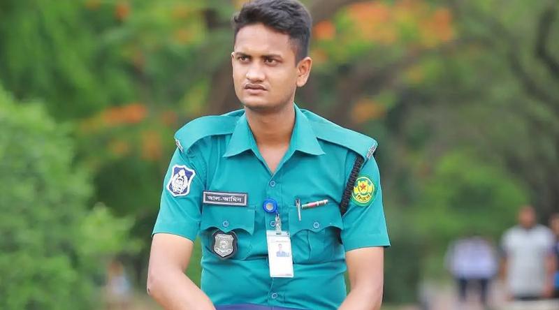নাটোরে ১০৬ পিস ইয়াবাসহ পুলিশ সদস্য গ্রেপ্তার
