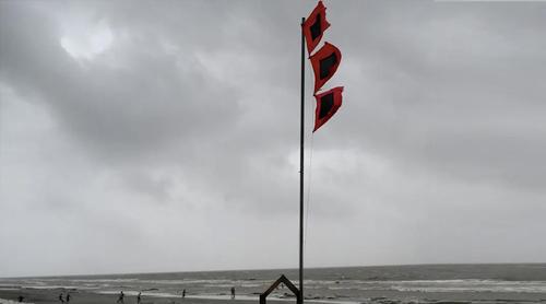 দেশের ১১ অঞ্চলে ঝড়ের শঙ্কা, নদীবন্দরে ১ নম্বর সতর্ক সংকেত