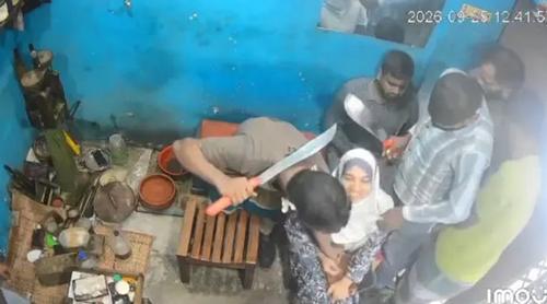 নারায়ণগঞ্জে দিনদুপুরে স্বর্ণের দোকান থেকে ৮ ভরি স্বর্ণ লুট