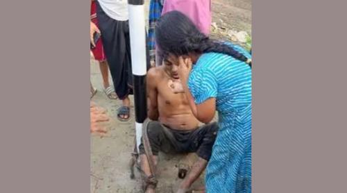 বরিশালে চুরির অভিযোগে খুঁটিতে বাঁধা বাবা, চা-রুটি নিয়ে ছুটে এলো মেয়ে