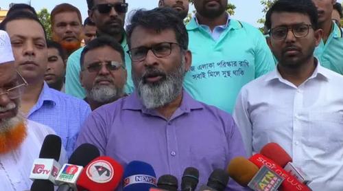 ‘এডিস মশা আগে দিনে কামড়ালেও বেয়াদবগুলো এখন রাতেও কামড়াচ্ছে’