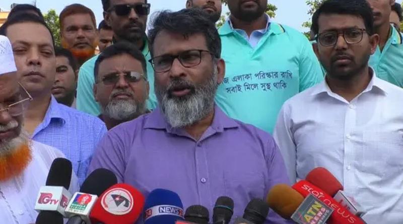 ‘এডিস মশা আগে দিনে কামড়ালেও বেয়াদবগুলো এখন রাতেও কামড়াচ্ছে’