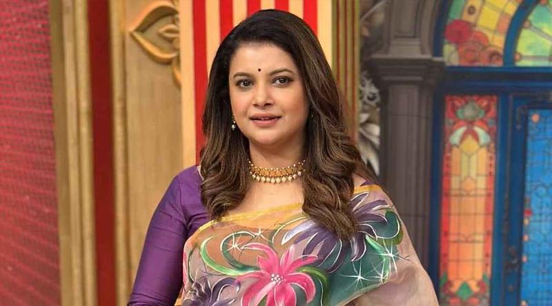 দীর্ঘ লড়াইয়ের কথা জানিয়ে আবেগঘন শবনম ফারিয়া