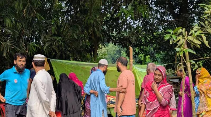 পল্লী বিদ্যুতের ছেঁড়া তারে বিদ্যুৎস্পৃষ্ট ভাইকে বাঁচাতে গিয়ে প্রাণ গেল আরেক ভাইয়ের